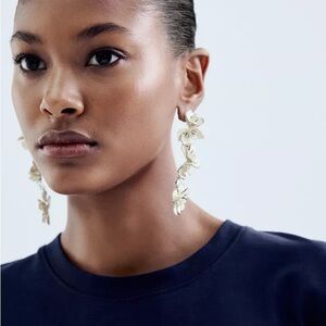 Zara Contrast Flower Earrings